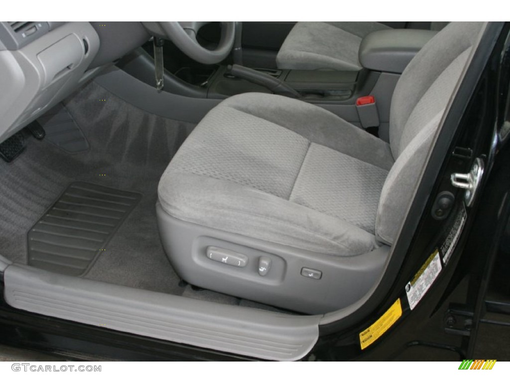 2004 Camry LE - Black / Stone photo #13