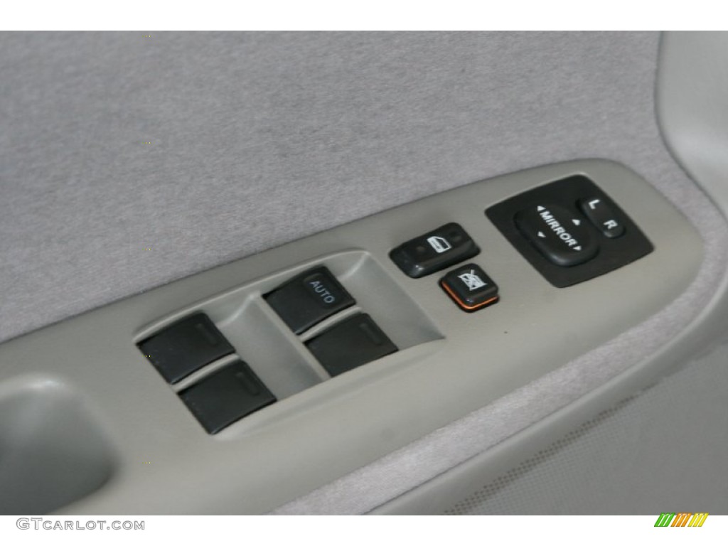 2004 Camry LE - Black / Stone photo #16