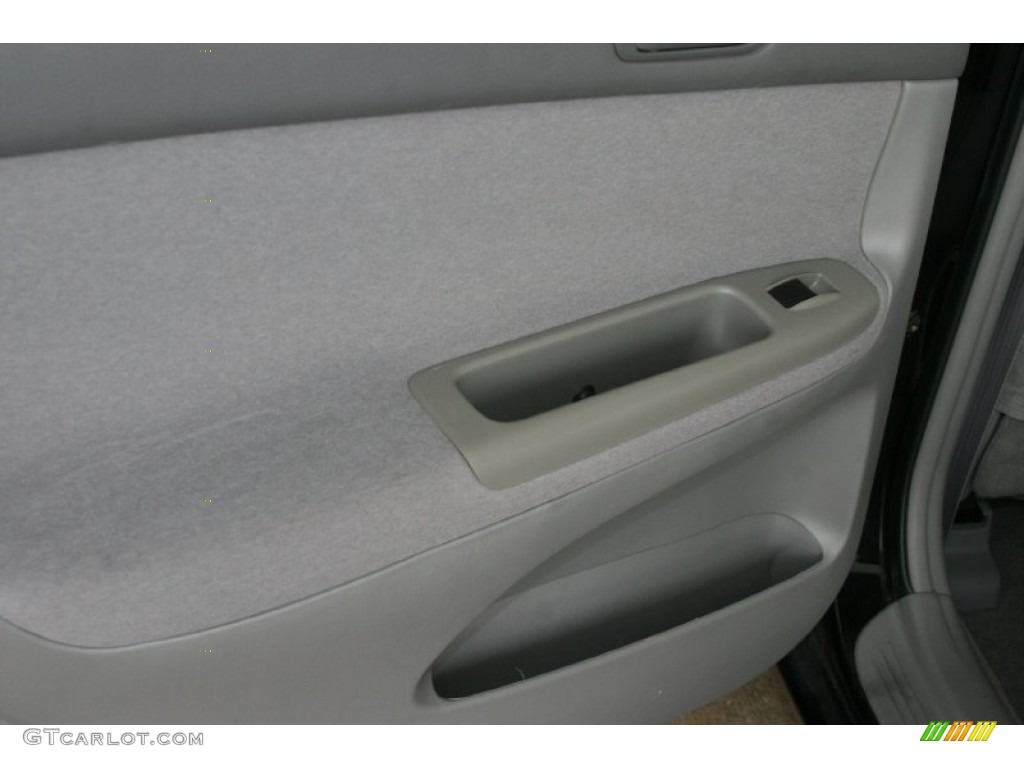 2004 Camry LE - Black / Stone photo #18