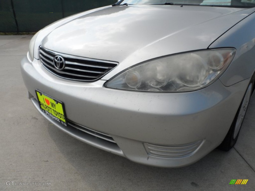 2006 Camry LE - Lunar Mist Metallic / Stone Gray photo #11