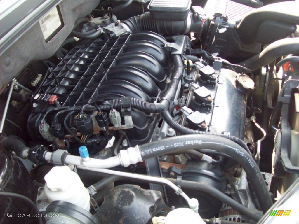 2004 Mitsubishi Endeavor LS AWD Engine Photos