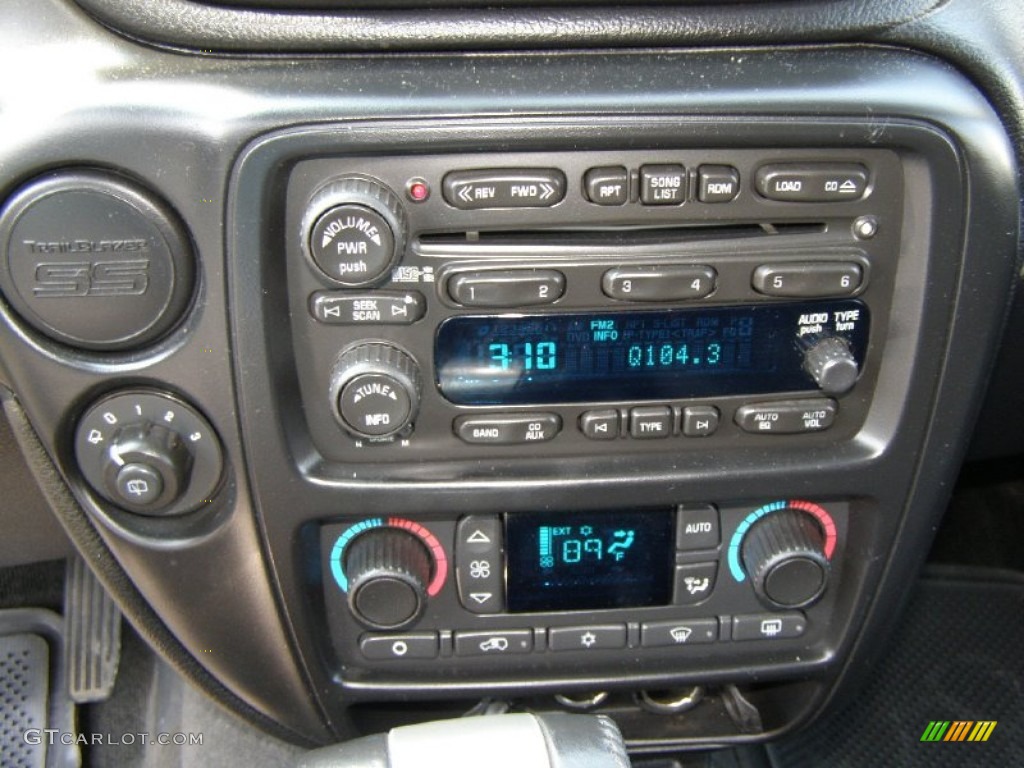 2006 Chevrolet TrailBlazer SS Controls Photos