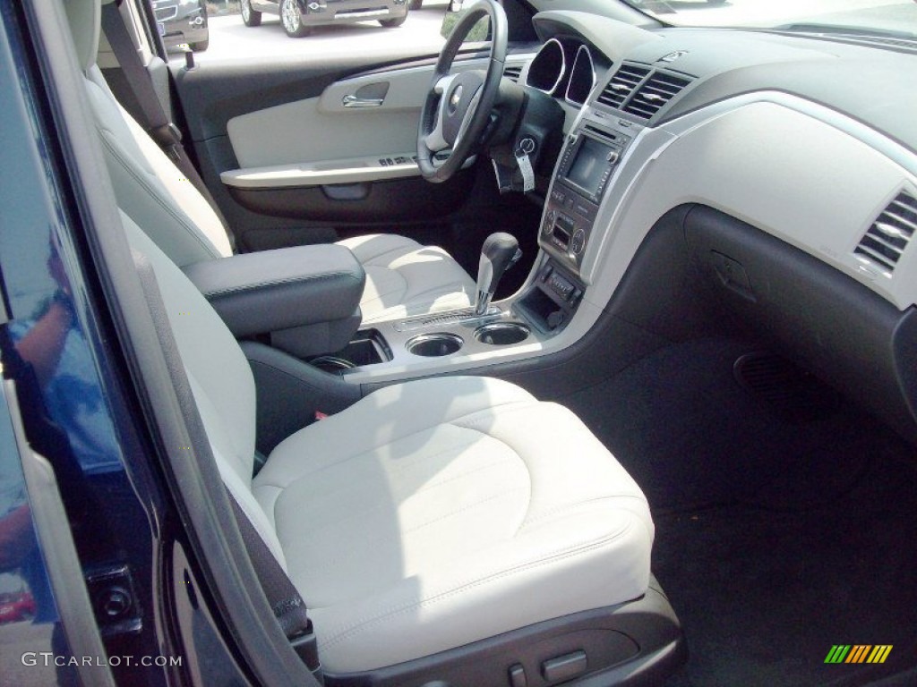 Light Gray/Ebony Interior 2011 Chevrolet Traverse LTZ AWD Photo #50423518