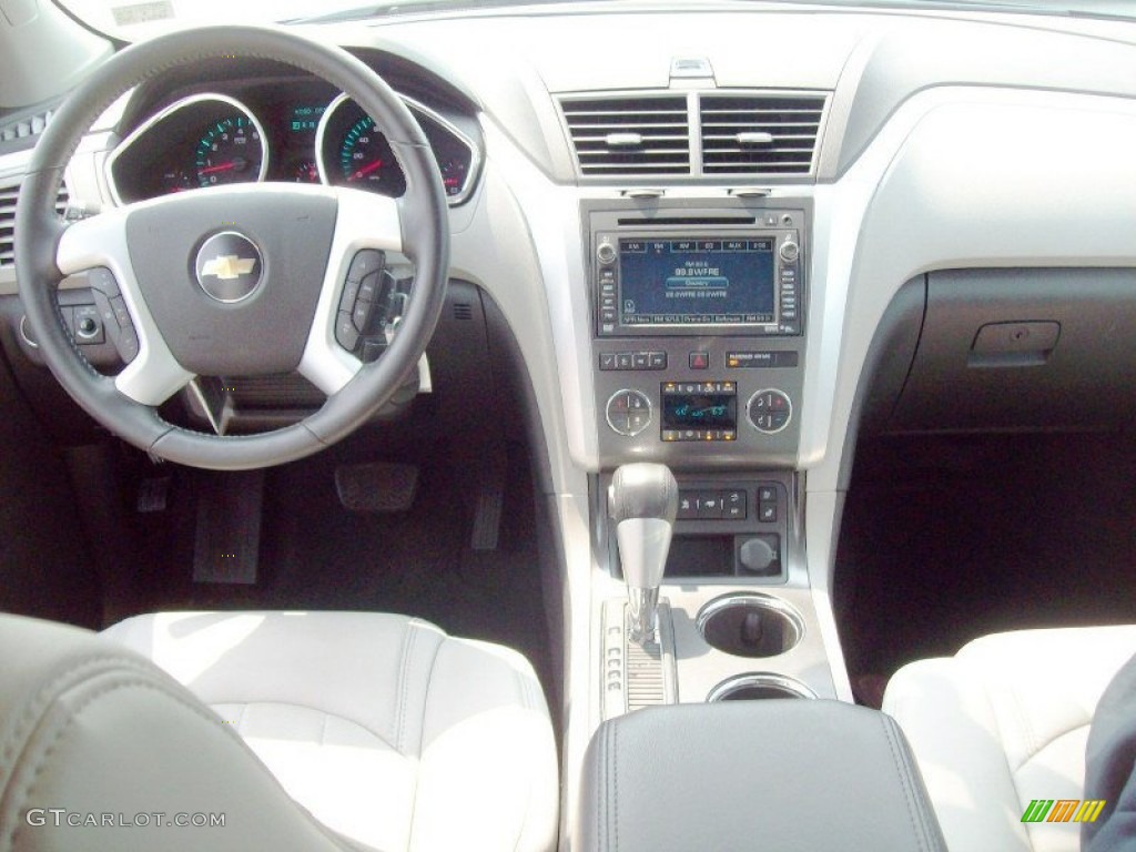 2011 Chevrolet Traverse LTZ AWD Light Gray/Ebony Dashboard Photo #50423563
