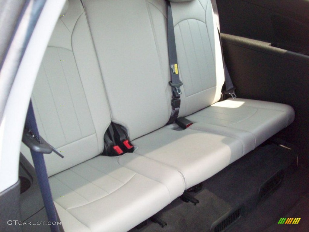 Light Gray/Ebony Interior 2011 Chevrolet Traverse LTZ AWD Photo #50423776