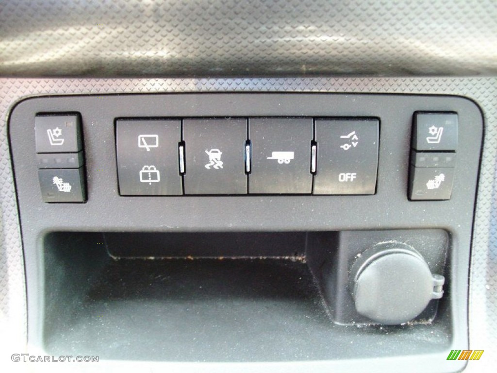 2011 Chevrolet Traverse LTZ AWD Controls Photo #50423824