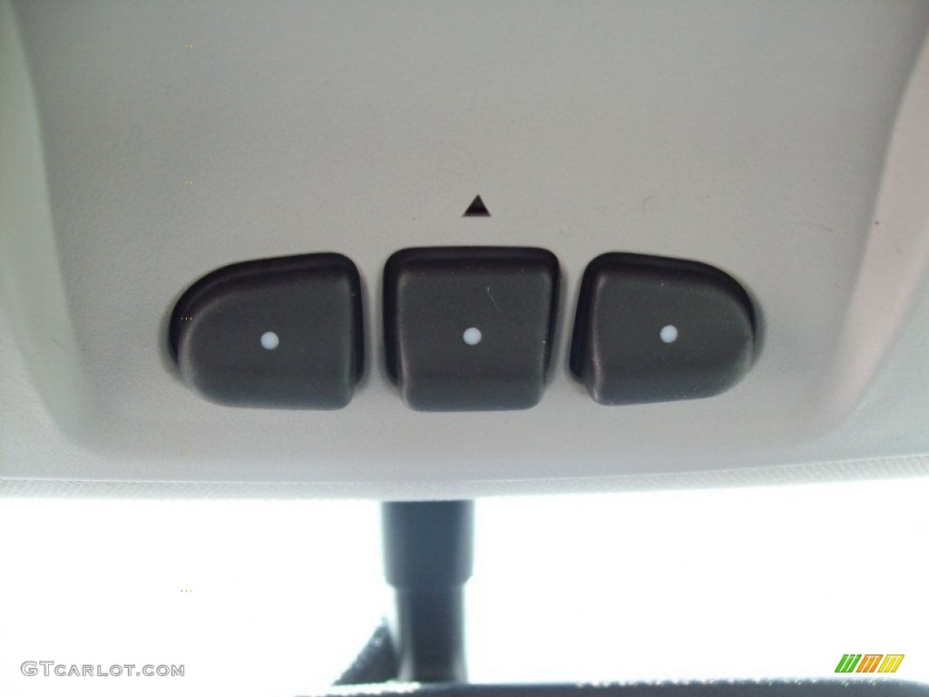 2011 Chevrolet Traverse LTZ AWD Controls Photo #50423863