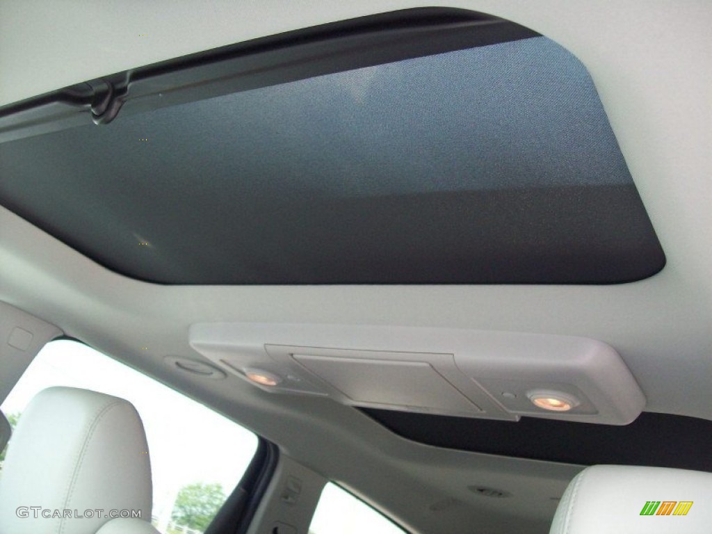 2011 Chevrolet Traverse LTZ AWD Sunroof Photo #50423902