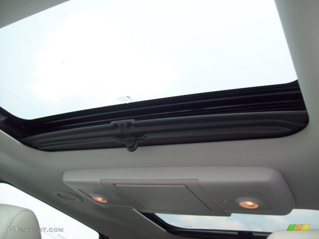 2011 Chevrolet Traverse LTZ AWD Sunroof Photo #50423914