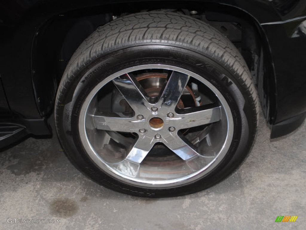 2007 Chevrolet Suburban 1500 LT Custom Wheels Photo #50424580