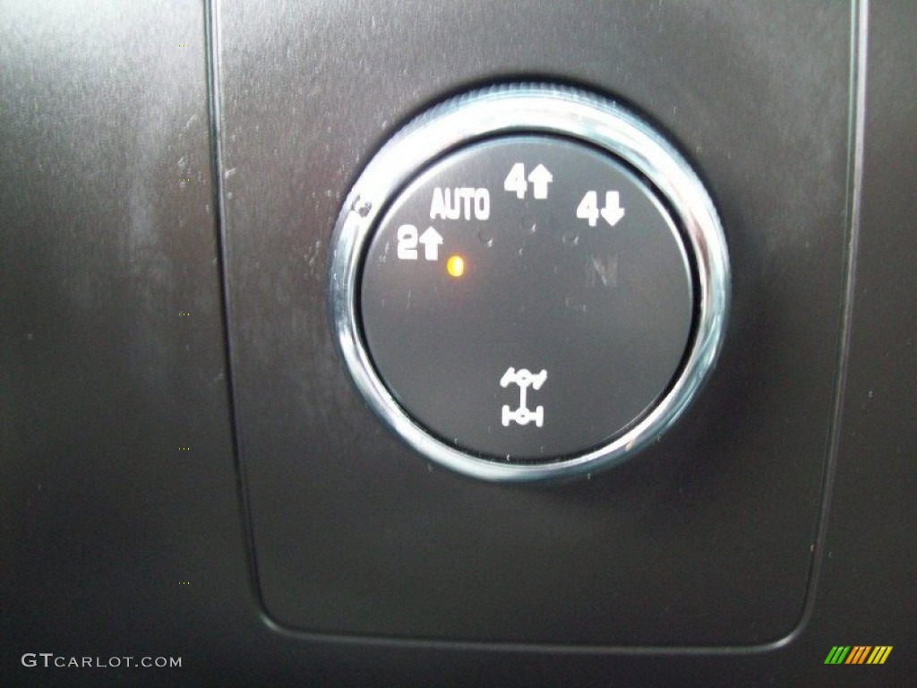 2009 Chevrolet Silverado 1500 LT Extended Cab 4x4 Controls Photo #50424586