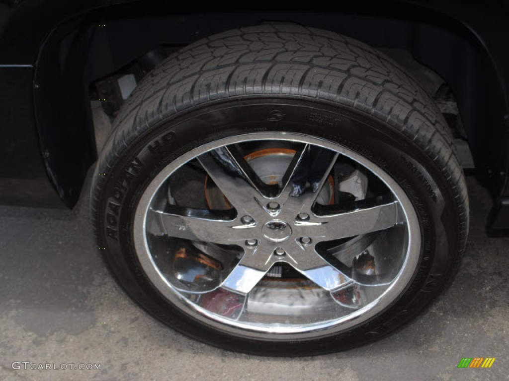 2007 Chevrolet Suburban 1500 LT Custom Wheels Photo #50424625