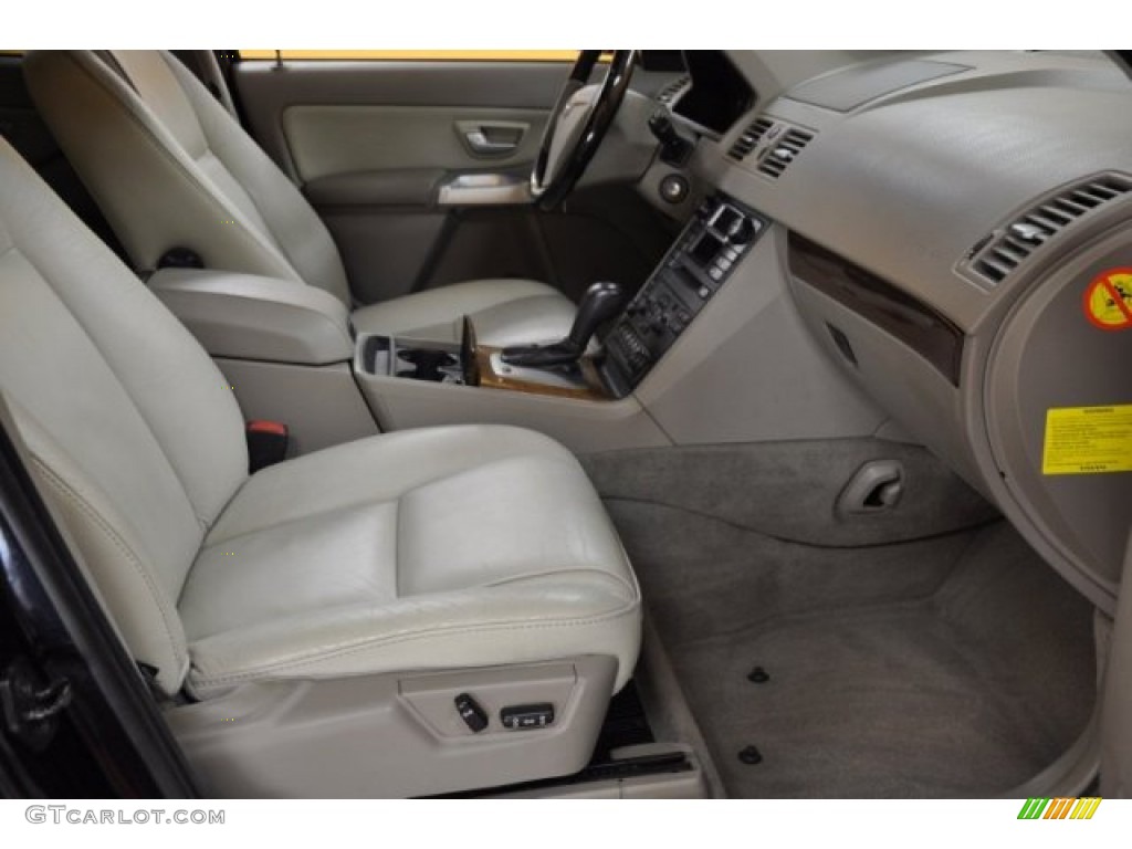 2005 XC90 V8 AWD - Magic Blue Metallic / Taupe/Light Taupe photo #16