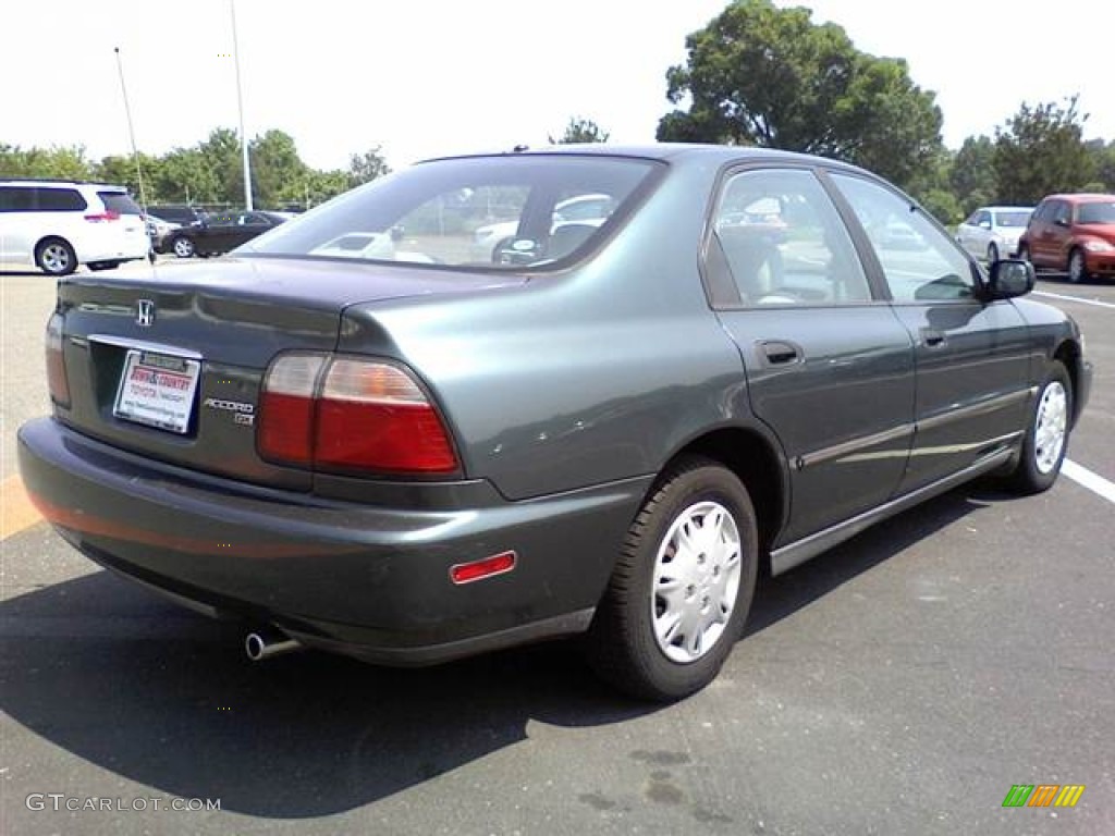 1996 Accord DX Sedan - Dark Eucalyptus Green Pearl Metallic / Gray photo #16