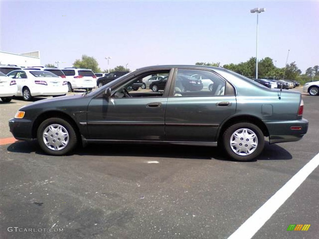 1996 Accord DX Sedan - Dark Eucalyptus Green Pearl Metallic / Gray photo #18