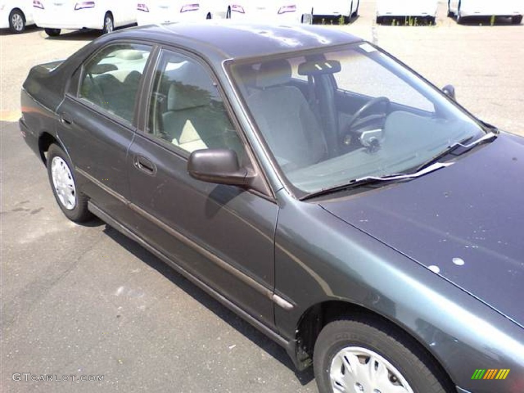 1996 Accord DX Sedan - Dark Eucalyptus Green Pearl Metallic / Gray photo #20