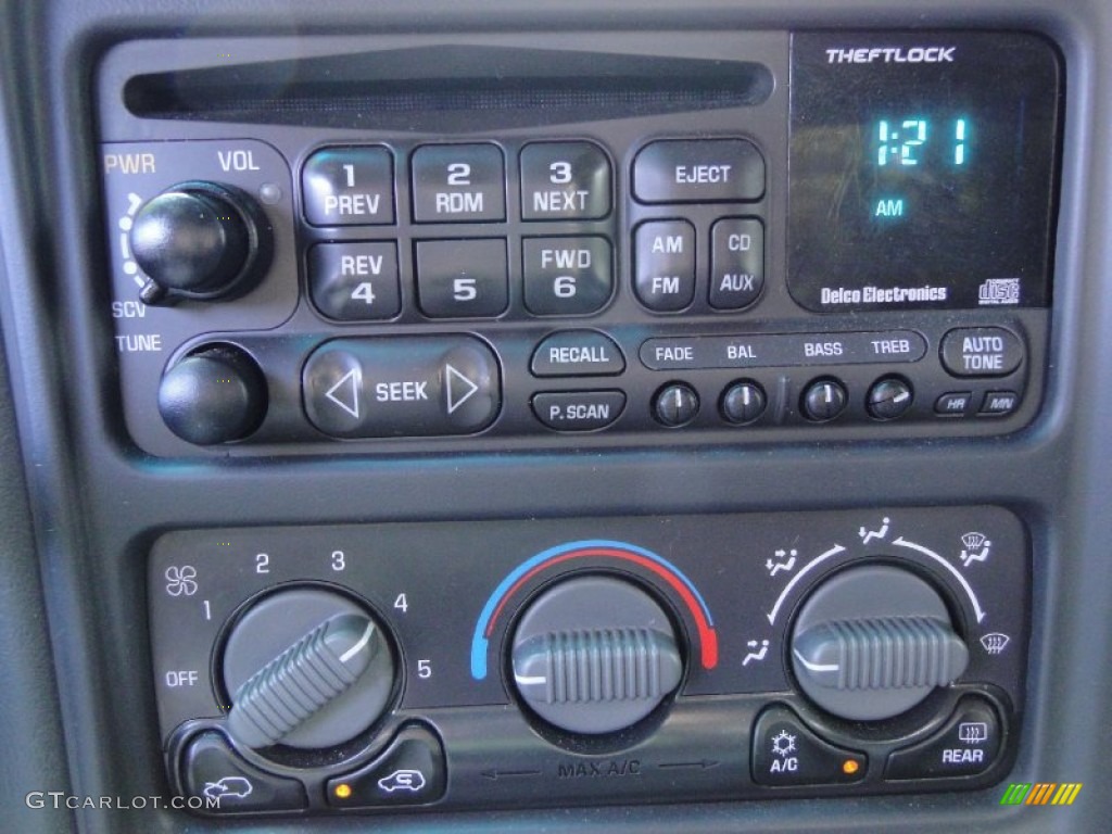 2001 Silverado 1500 LS Crew Cab - Summit White / Graphite photo #25