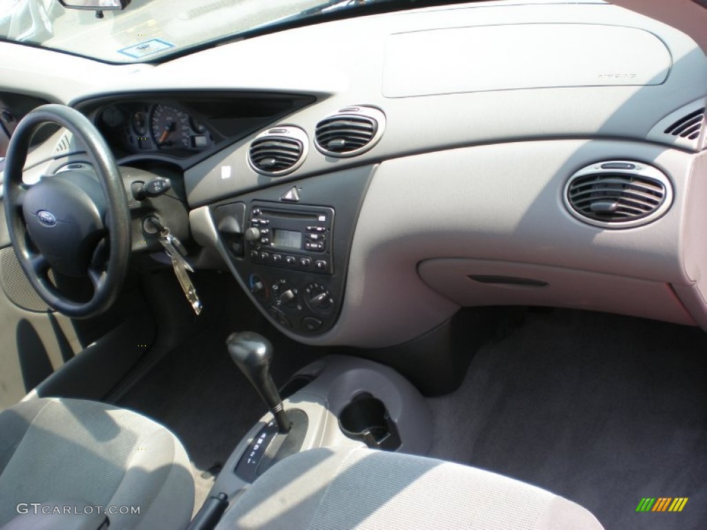 2002 Ford Focus SE Wagon Medium Graphite Dashboard Photo #50434075