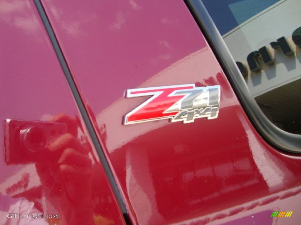 2005 Tahoe Z71 4x4 - Sport Red Metallic / Tan/Neutral photo #39