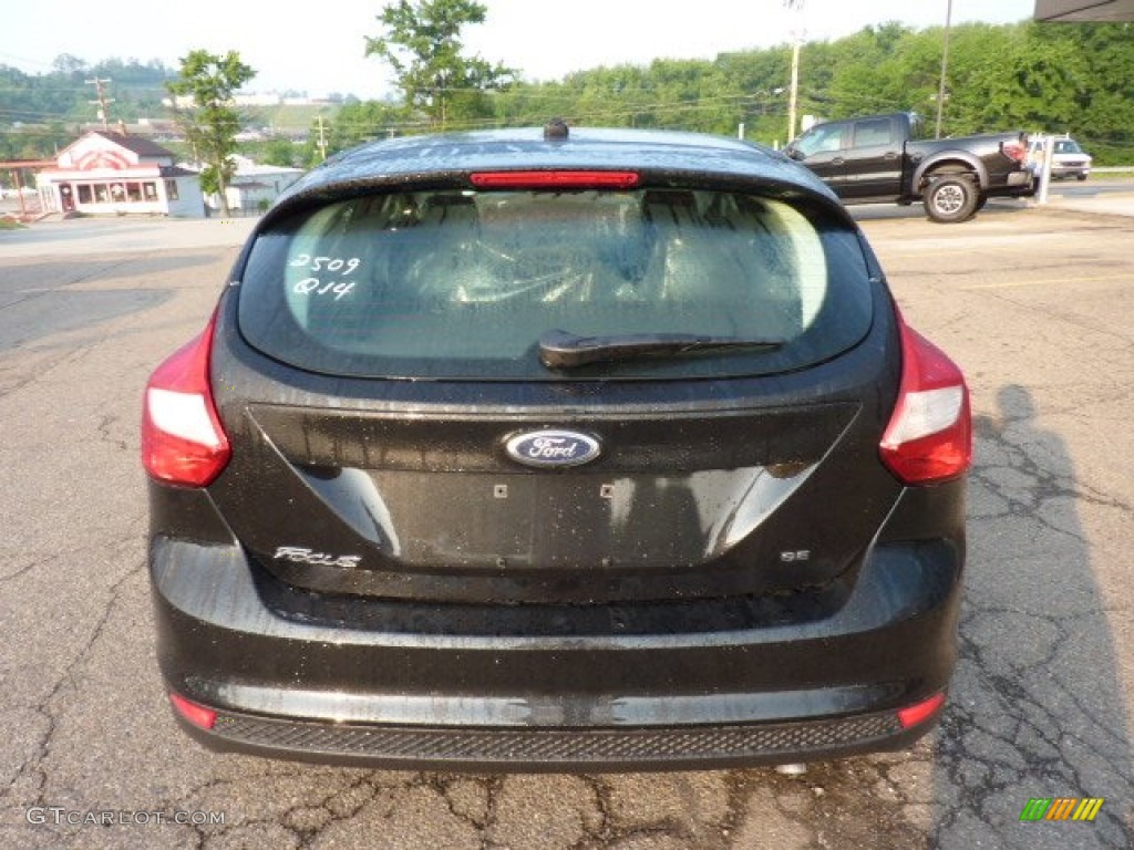 2012 Focus SE 5-Door - Tuxedo Black Metallic / Charcoal Black photo #3