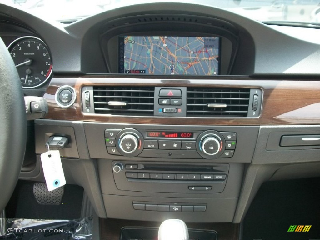 2011 BMW 3 Series 328i xDrive Coupe Controls Photo #50445065