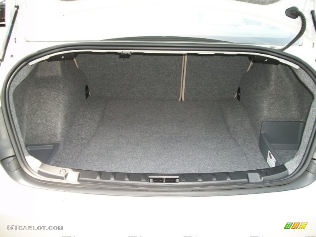 2011 BMW 3 Series 328i xDrive Coupe Trunk Photo #50445107