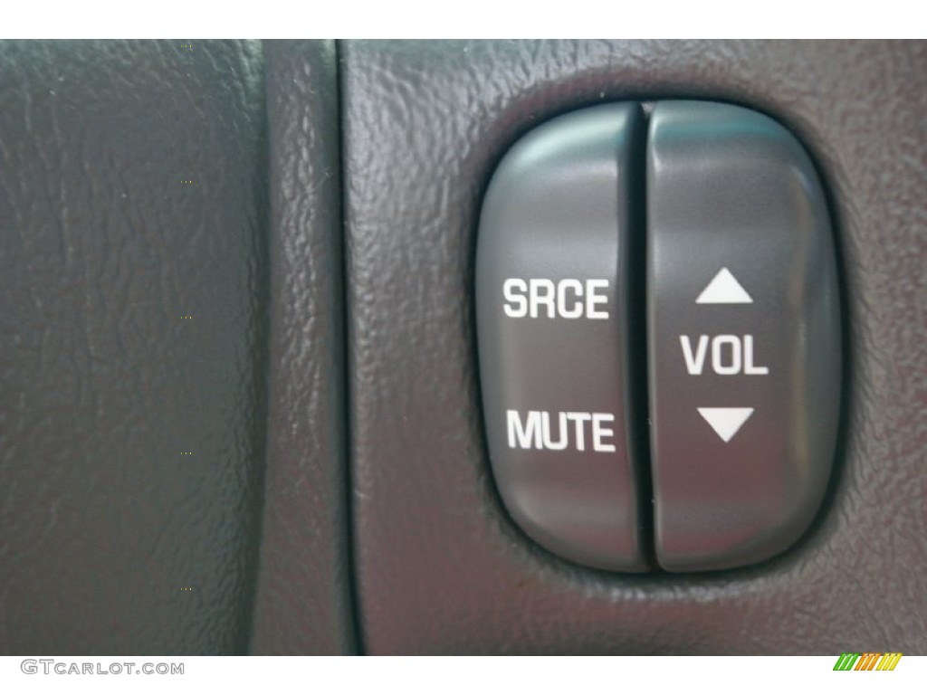 2003 Buick Regal GS Controls Photos