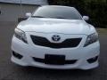 Super White - Camry SE Photo No. 7