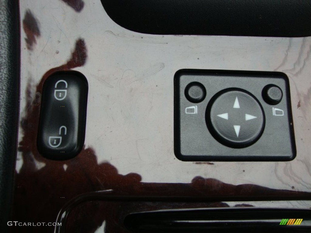 2004 Mercedes-Benz ML 500 4Matic Controls Photo #50449046