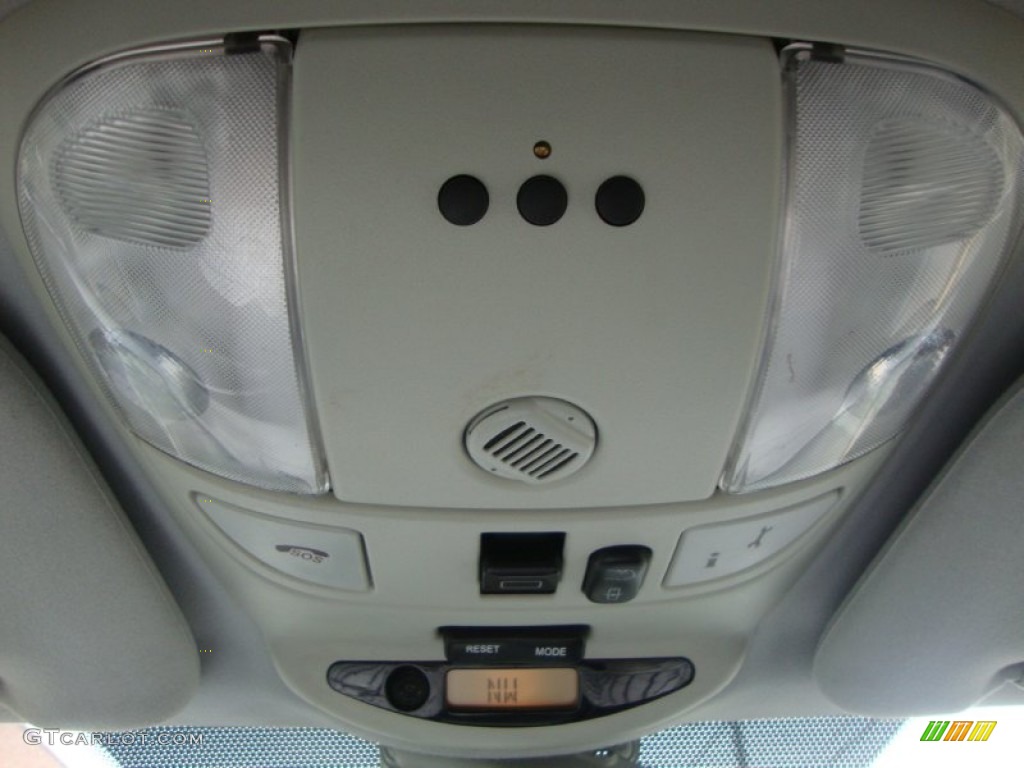2004 Mercedes-Benz ML 500 4Matic Controls Photo #50449148