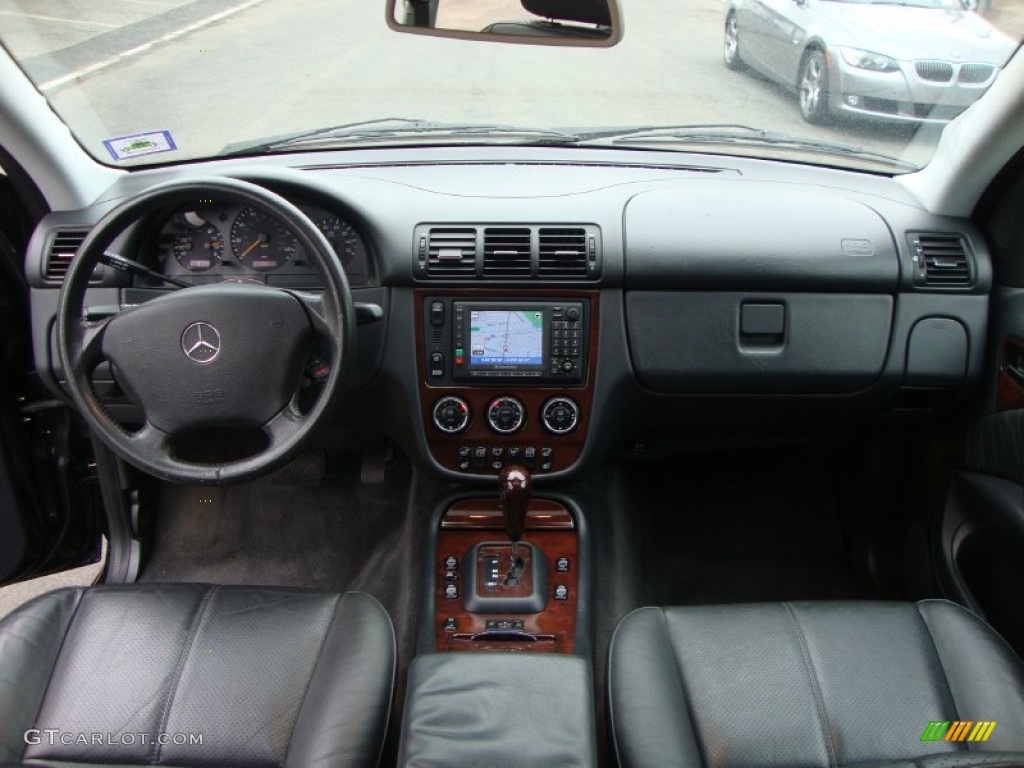 2004 MercedesBenz ML 500 4Matic Charcoal Dashboard Photo 50449223