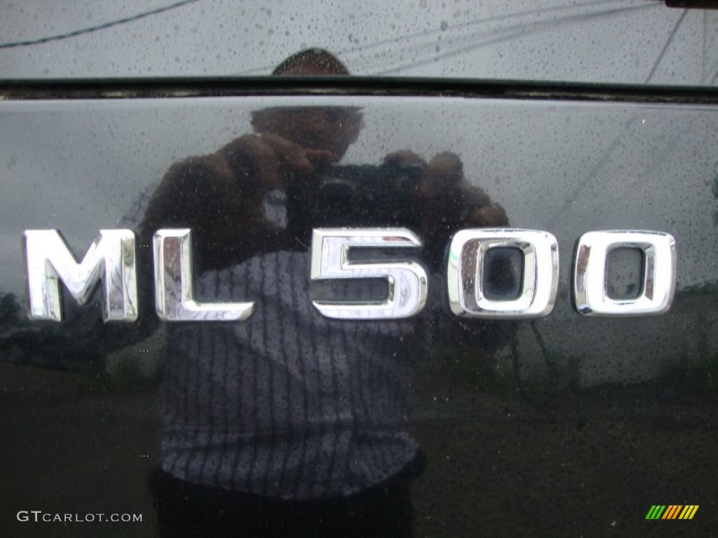 2004 Mercedes-Benz ML 500 4Matic Marks and Logos Photos