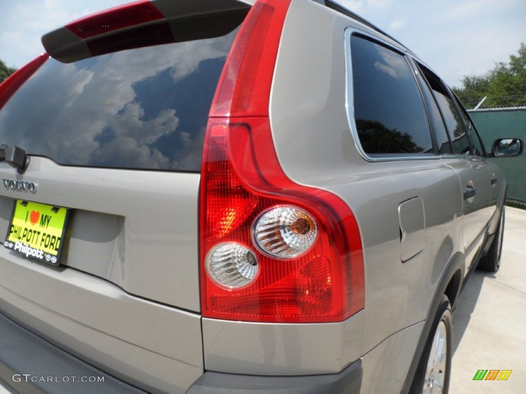 2005 XC90 2.5T - Ash Gold Metallic / Taupe/Light Taupe photo #21