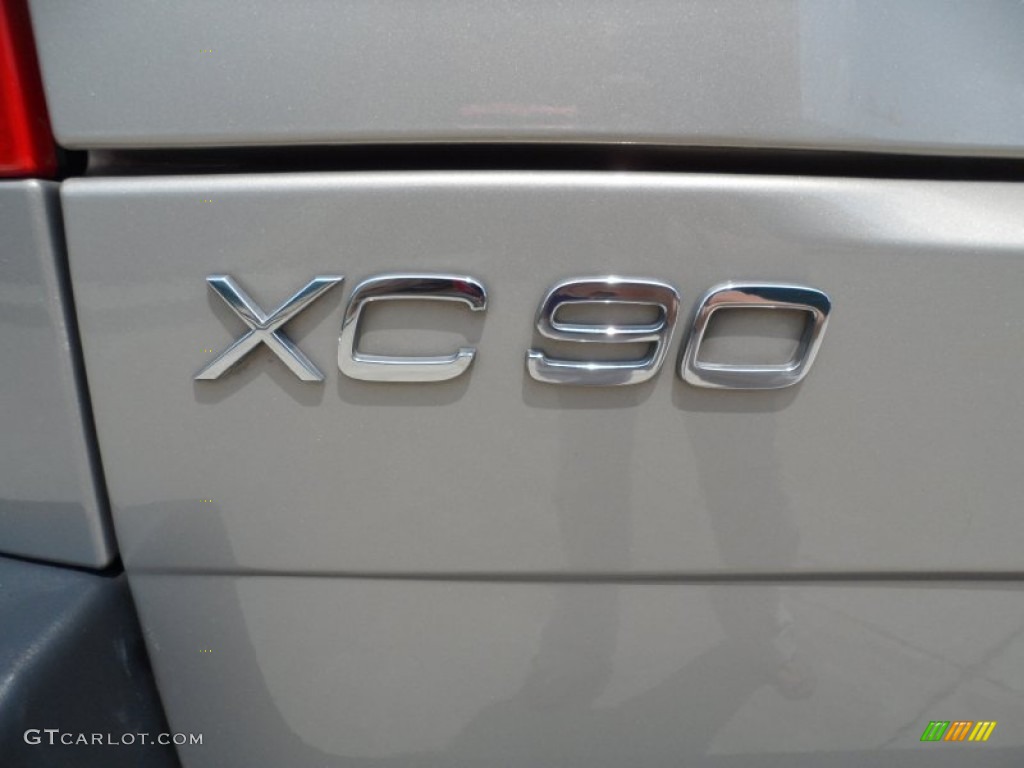 2005 Volvo XC90 2.5T Marks and Logos Photo #50450591