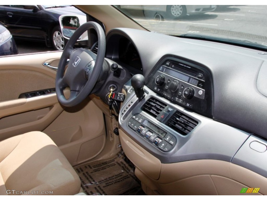 2010 Honda Odyssey EX Controls Photo #50450780