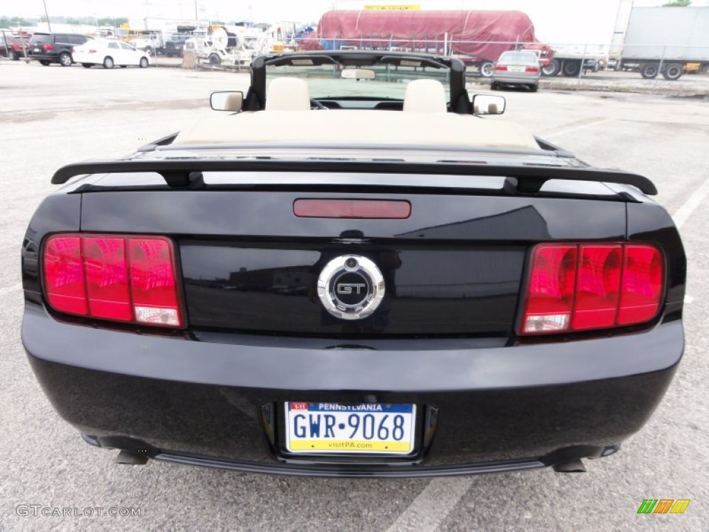 2006 Mustang GT Premium Convertible - Black / Light Parchment photo #9