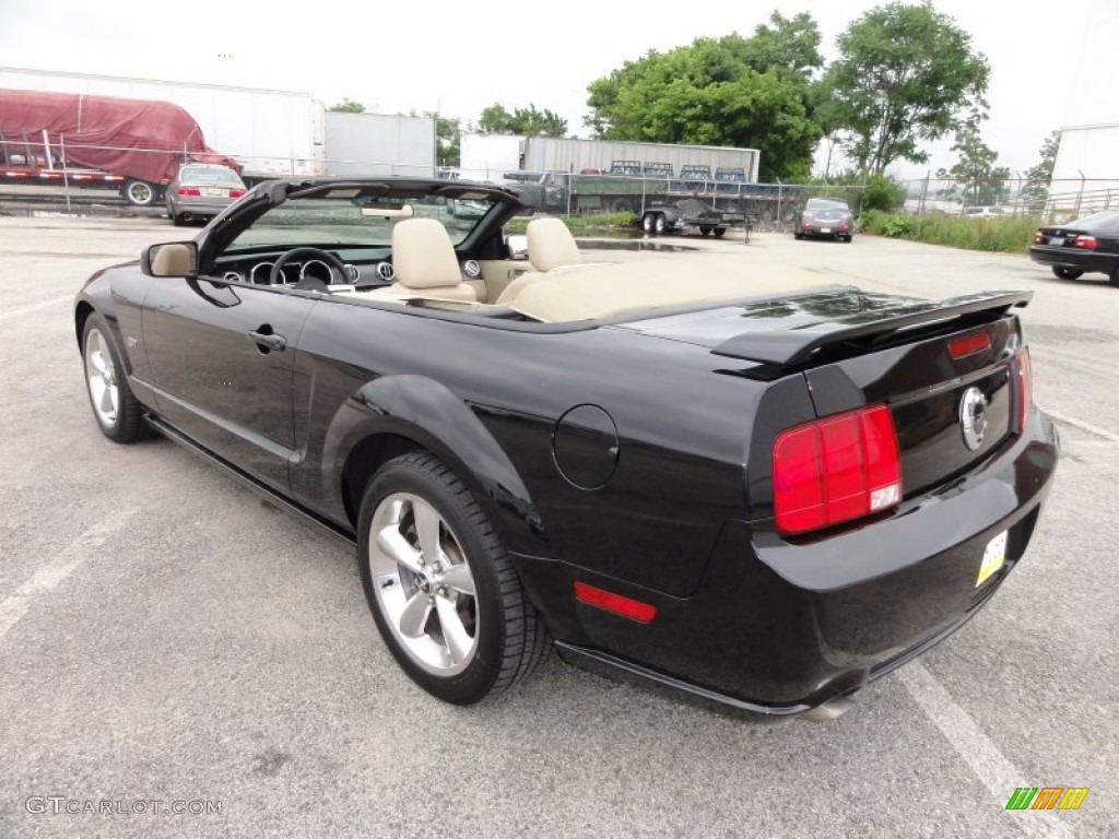 2006 Mustang GT Premium Convertible - Black / Light Parchment photo #10
