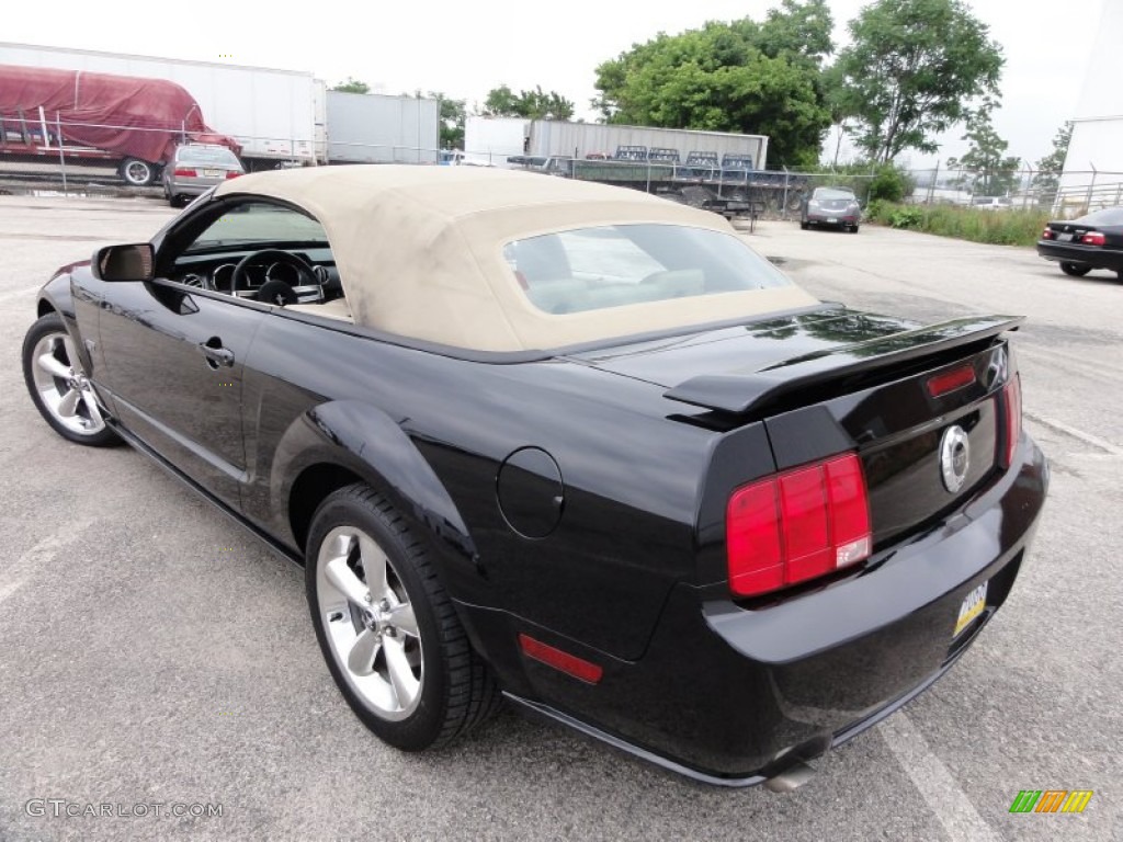 2006 Mustang GT Premium Convertible - Black / Light Parchment photo #51