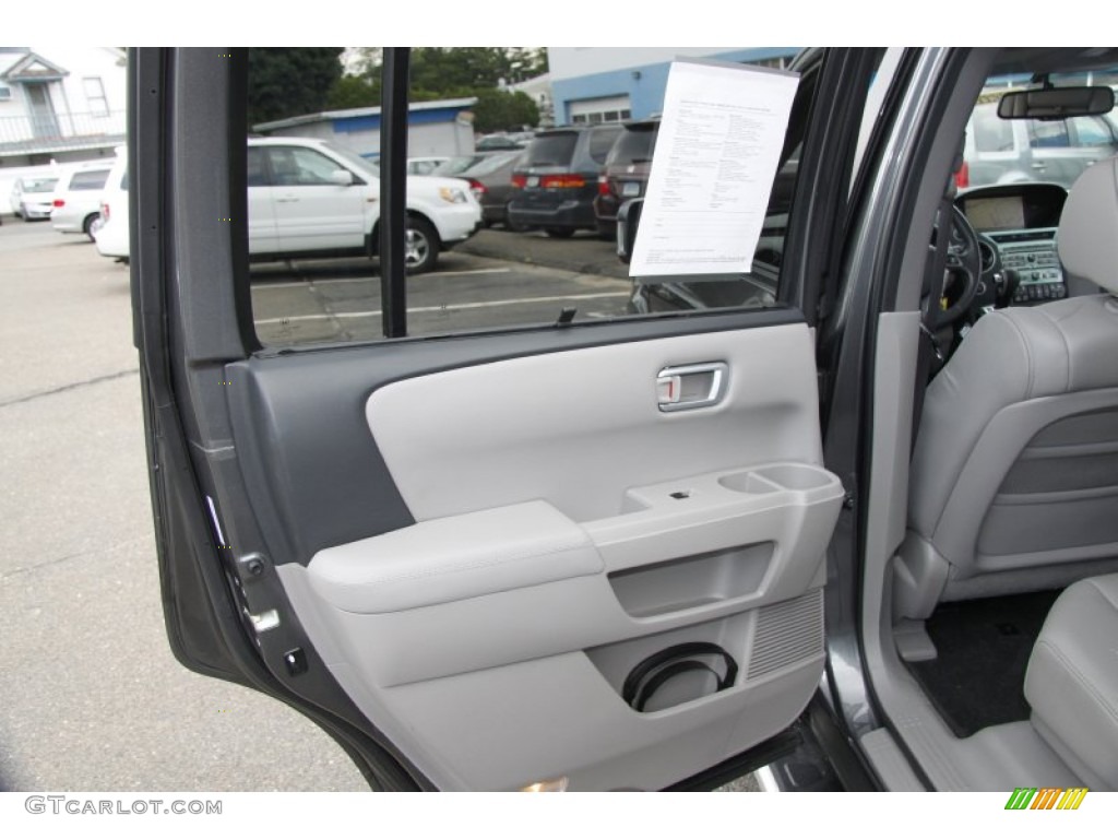 2011 Honda Pilot Touring 4WD Gray Door Panel Photo #50453192