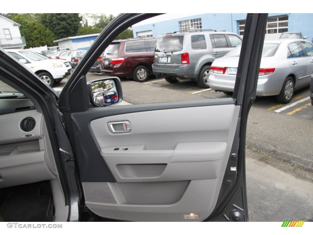 2011 Honda Pilot Touring 4WD Gray Door Panel Photo #50453207