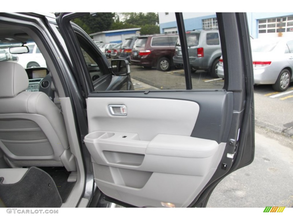 2011 Honda Pilot Touring 4WD Gray Door Panel Photo #50453225