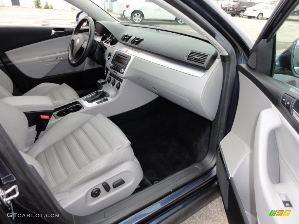 Classic Grey Interior 2006 Volkswagen Passat 3.6 4Motion Sedan Photo #50453465