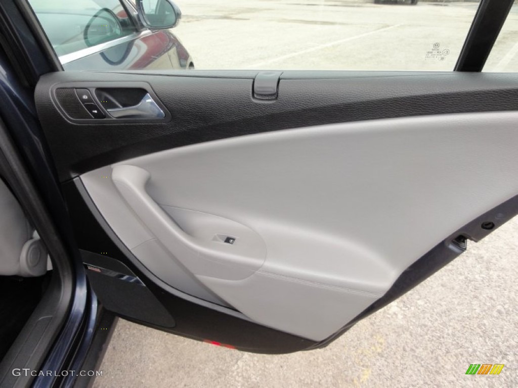 2006 Volkswagen Passat 3.6 4Motion Sedan Door Panel Photos