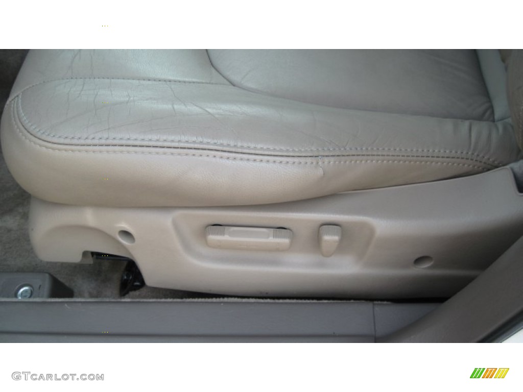 2002 Accord EX V6 Sedan - Taffeta White / Ivory photo #13