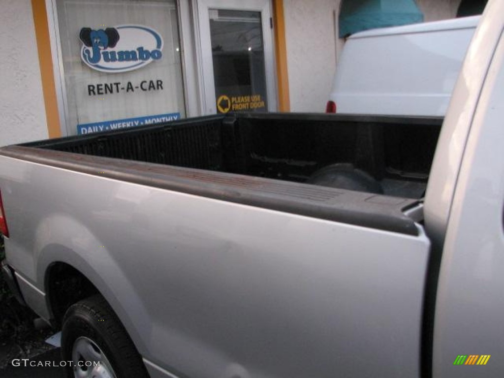 2006 F150 XL Regular Cab - Silver Metallic / Medium Flint photo #7