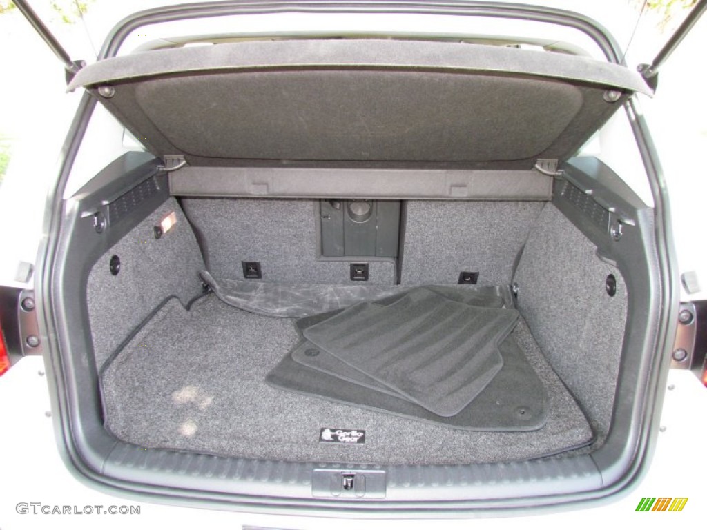 2010 Volkswagen Tiguan S Trunk Photo #50457038