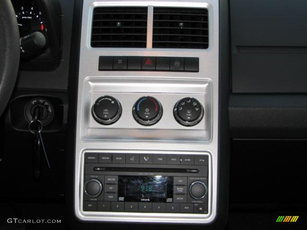 2009 Dodge Journey SXT Controls Photo #50458917