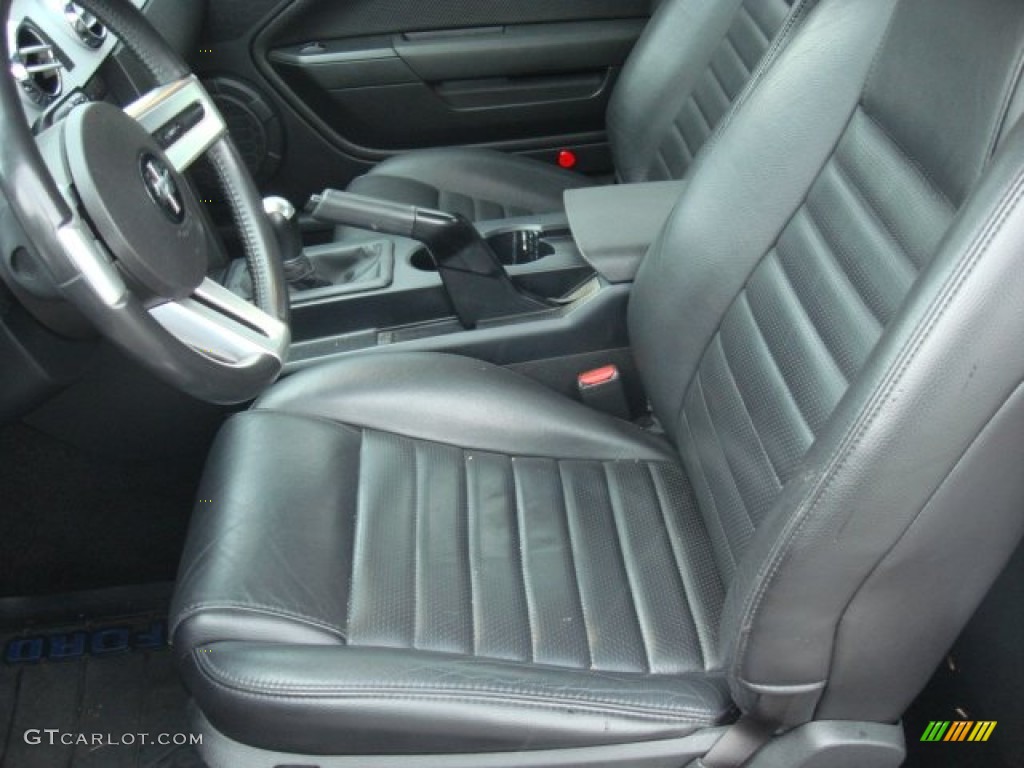 Dark Charcoal Interior 2006 Ford Mustang GT Premium Coupe Photo #50460692