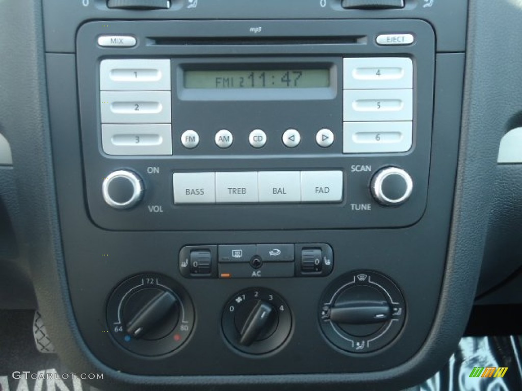 2008 Volkswagen Rabbit 2 Door Controls Photo #50463377