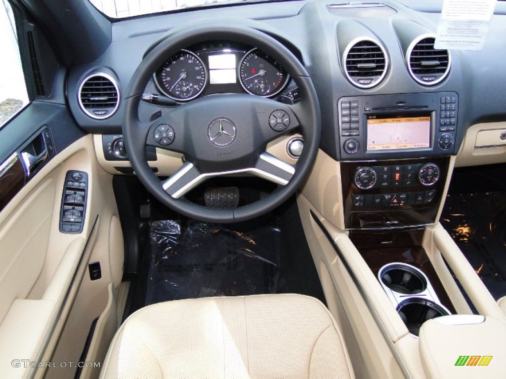 Cashmere Interior 2011 Mercedes-Benz ML 550 4Matic Photo #50464729